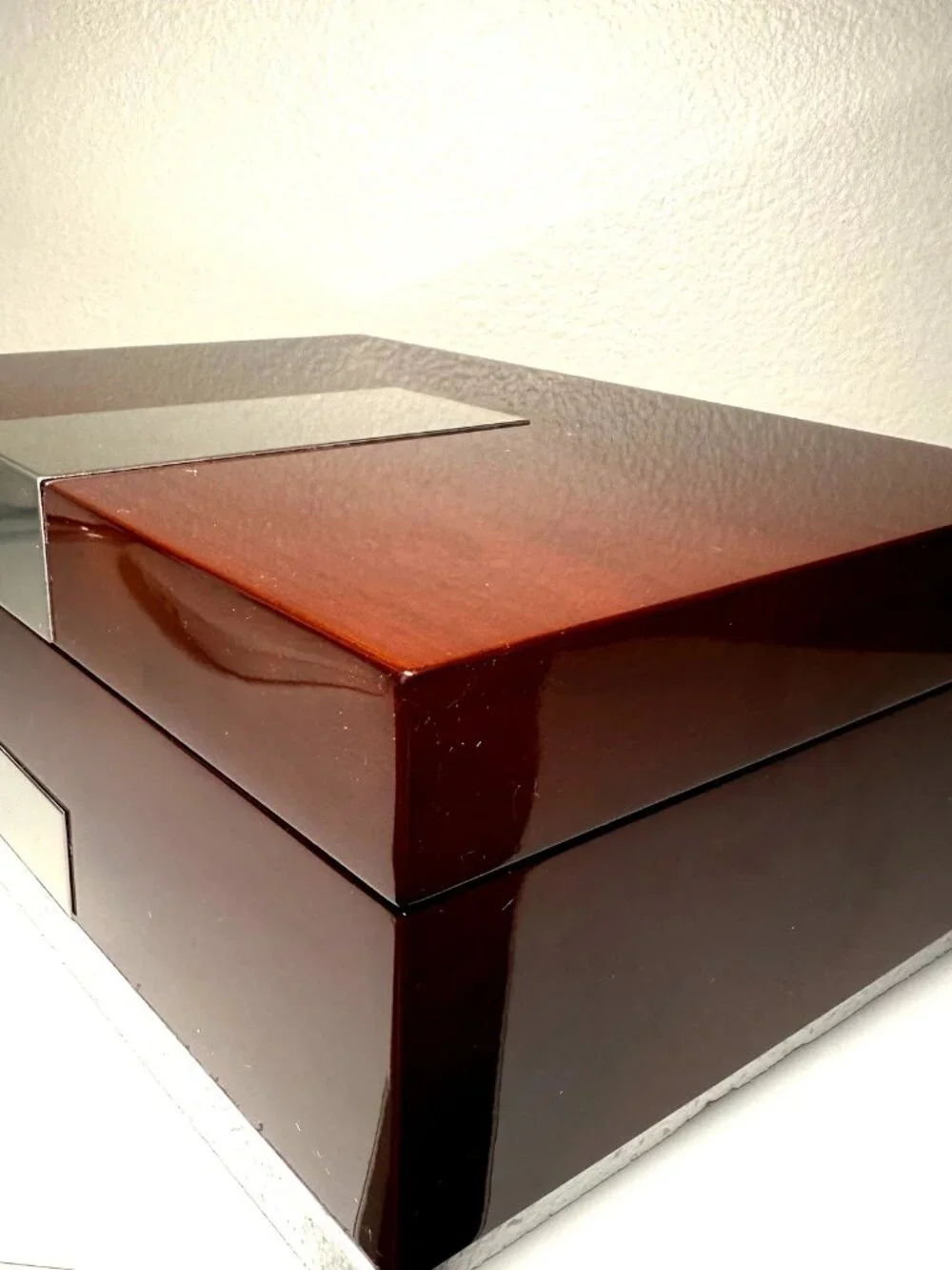 Bey-Berk Lacquered Walnut 8 Slot Watch Box Solid Wood Display Case